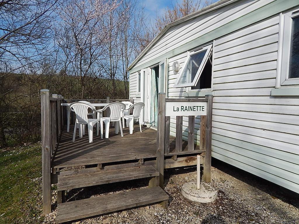 Camping Du Moulin Hotell Meyrieu-les-Etangs Rum bild