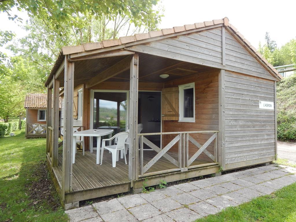Camping Du Moulin Hotell Meyrieu-les-Etangs Rum bild