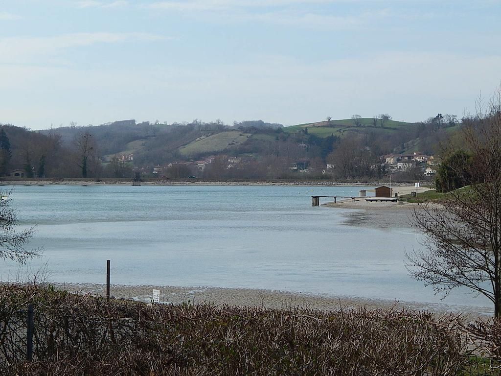 Camping Du Moulin Hotell Meyrieu-les-Etangs Exteriör bild