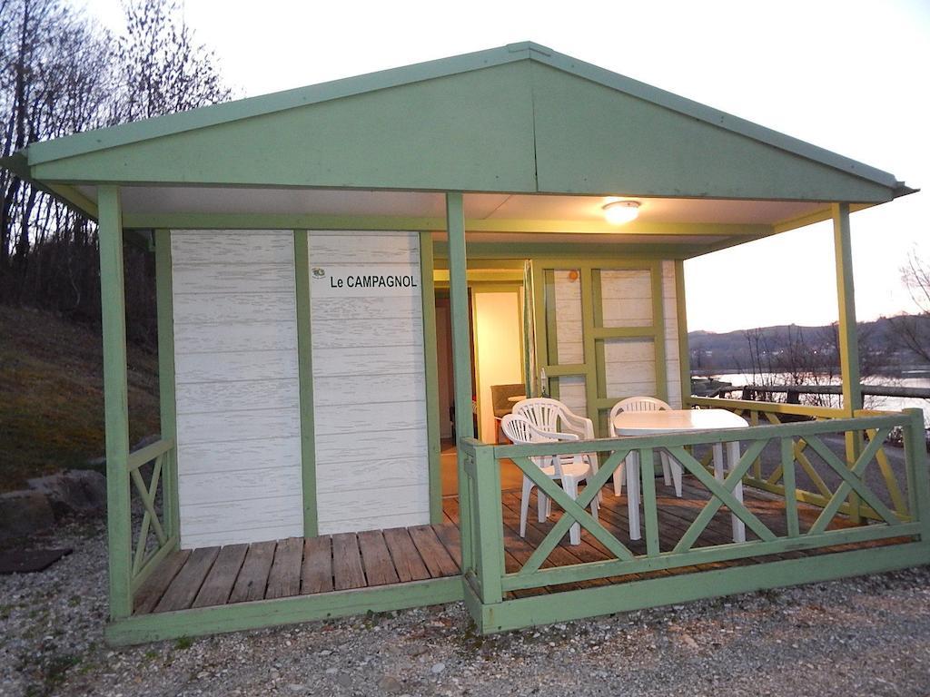 Camping Du Moulin Hotell Meyrieu-les-Etangs Rum bild