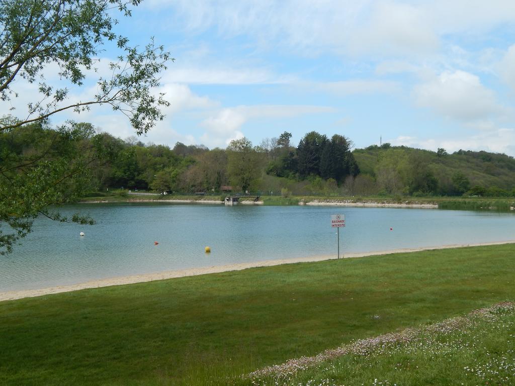 Camping Du Moulin Hotell Meyrieu-les-Etangs Exteriör bild