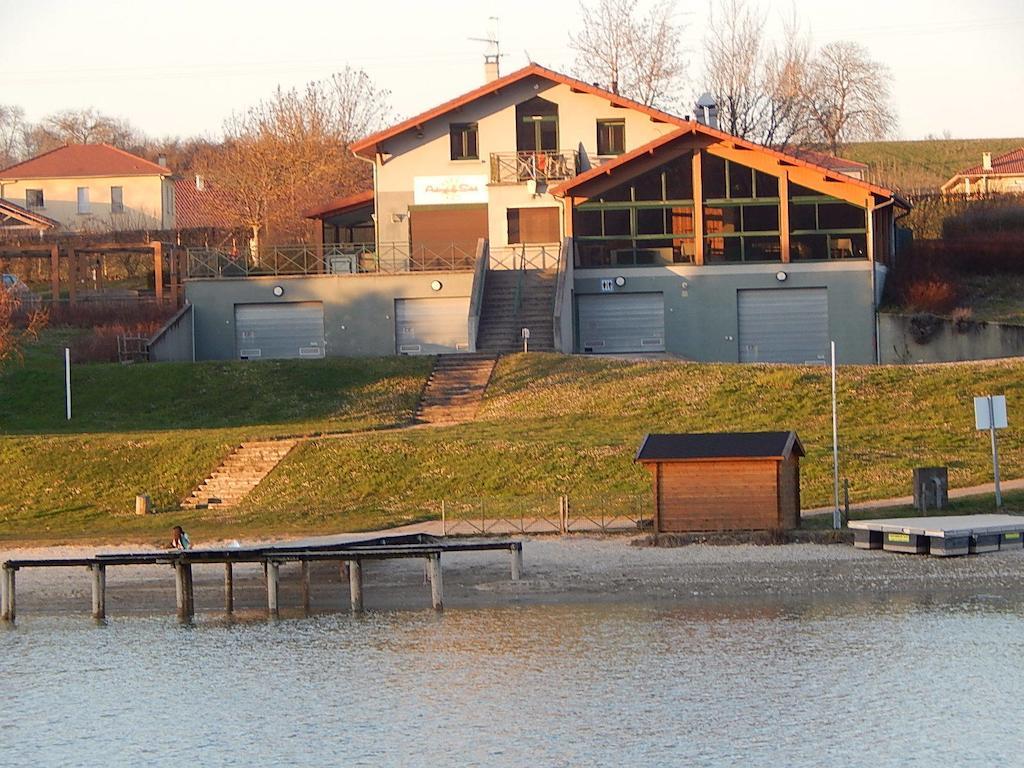 Camping Du Moulin Hotell Meyrieu-les-Etangs Exteriör bild