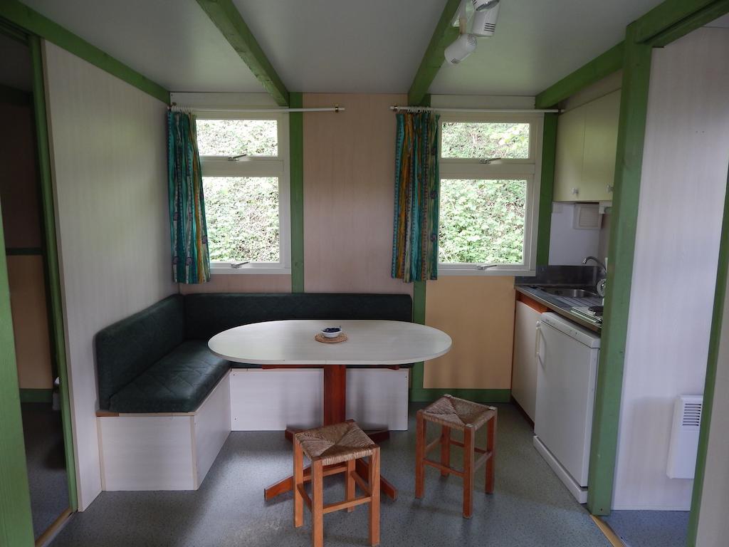 Camping Du Moulin Hotell Meyrieu-les-Etangs Rum bild