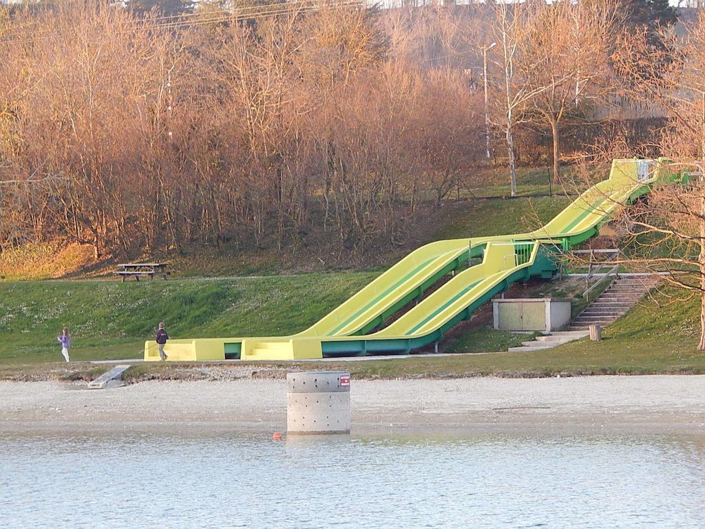 Camping Du Moulin Hotell Meyrieu-les-Etangs Exteriör bild